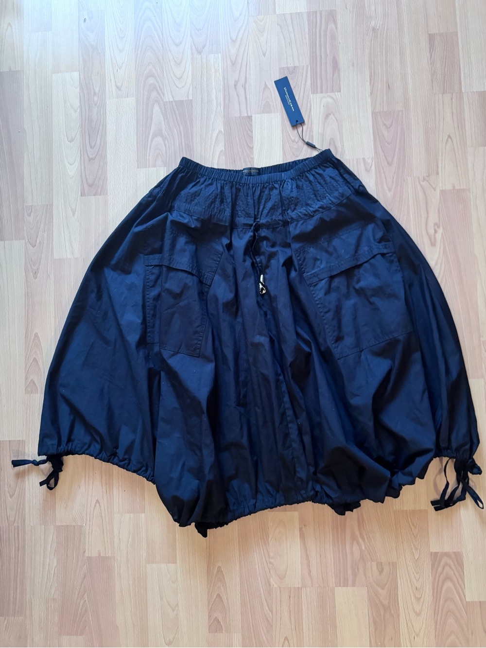 Donna Karan “Water Garden” Black A-Line Bubble Skirt in Size S NWT